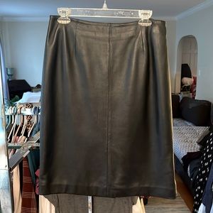 Hillary & Hanson black leather pencil skirt